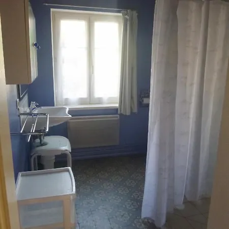 Hébergement de vacances Maison De 3 Avec Jardin Clos Et Wifi A *